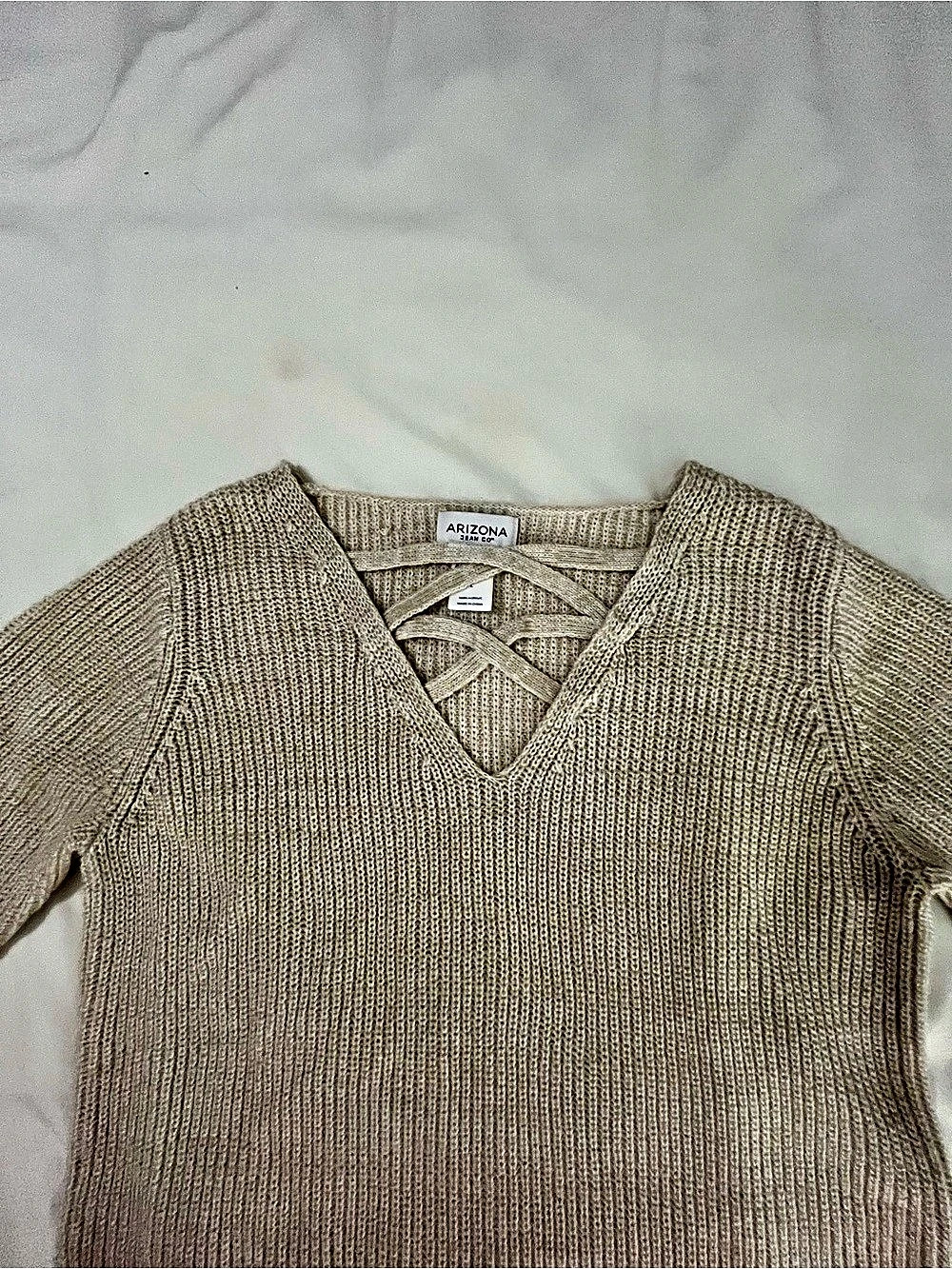 Arizona Jean Co. V-Neck Knit Sweater in Beige Size Large